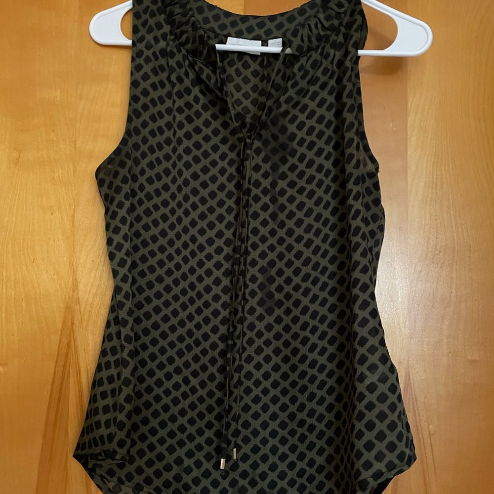 New York and company tank